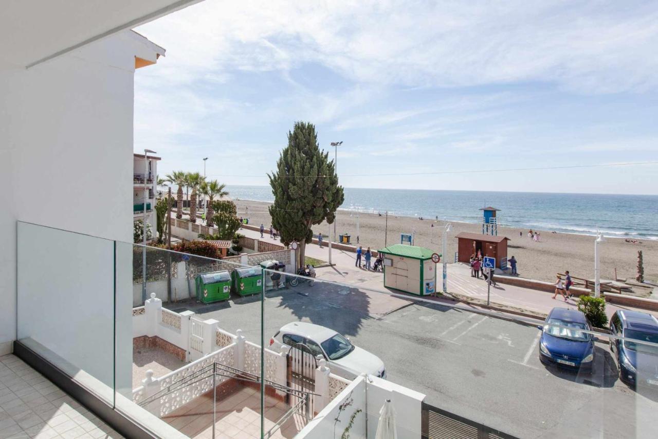 Rincon Del Mar Watch Waves Roll In From The Lavenderfringed Balcony Villa Rincón de la Victoria Exterior foto