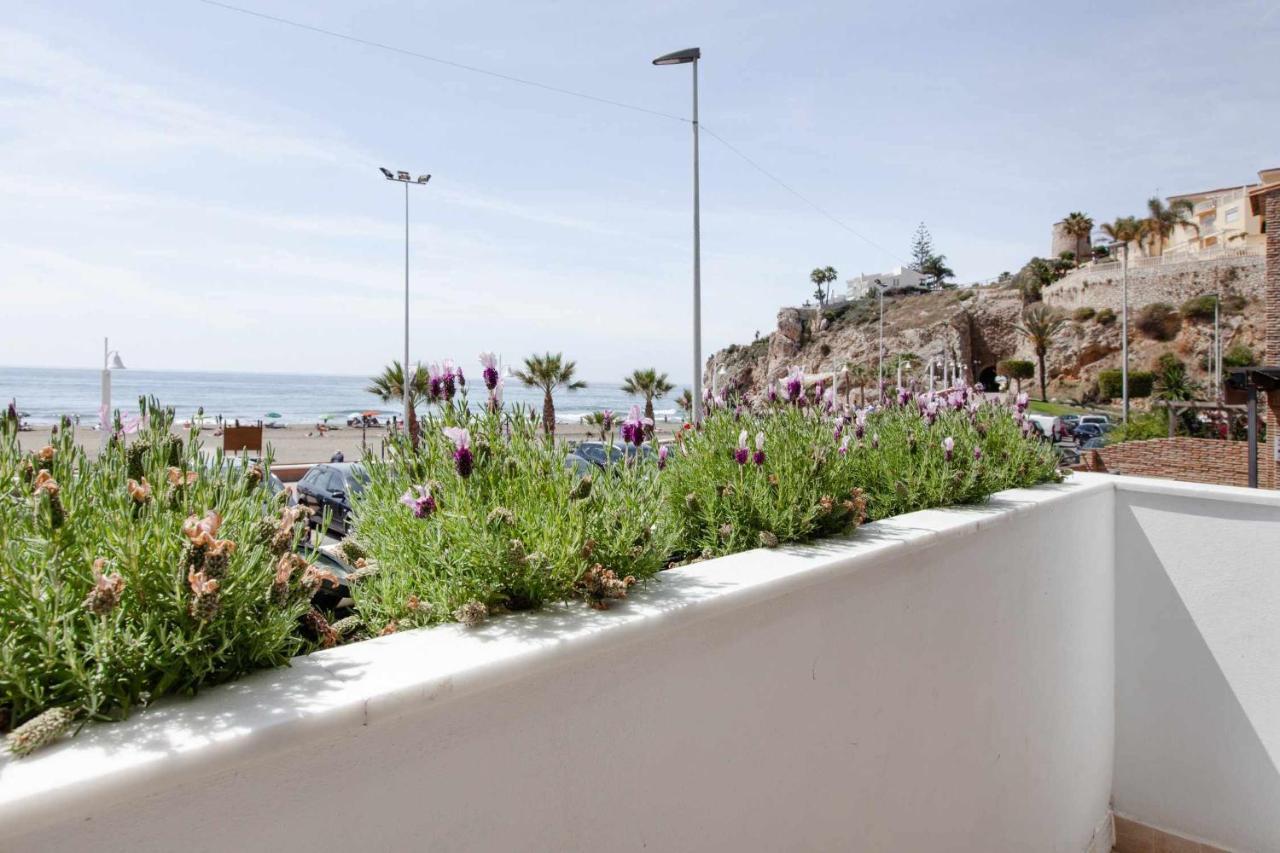 Rincon Del Mar Watch Waves Roll In From The Lavenderfringed Balcony Villa Rincón de la Victoria Exterior foto